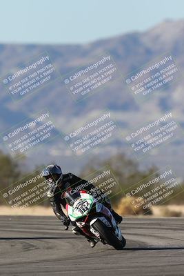 media/Dec-07-2025-CVMA (Sun) [[3e7d2de5dc]]/Race 12- Formula 40 MW and LW/